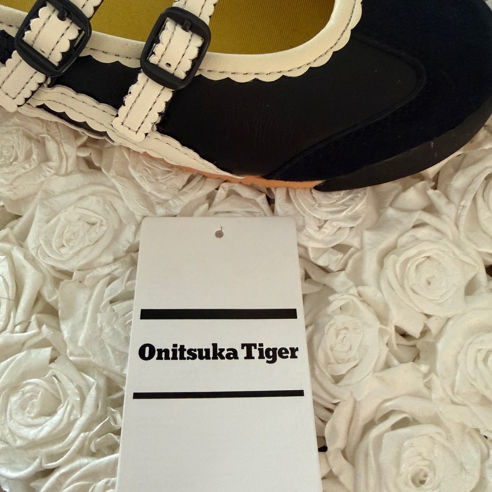 Onitsuka Tiger by Asics Women's Black and White Flats - Picture 5 of 7